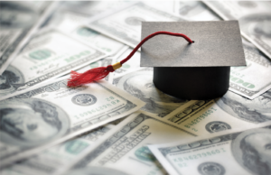 Foundation Offers $5,000 College Scholarships