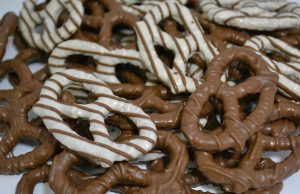 Christmas Pretzel Treats