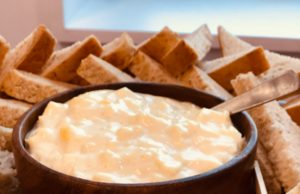 Crockpot Cream Cheese Taco Dip