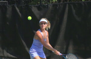 League News: Sunday Women’s Fall Tennis And Good Sportsmanship ALTA Sunday Women's League player